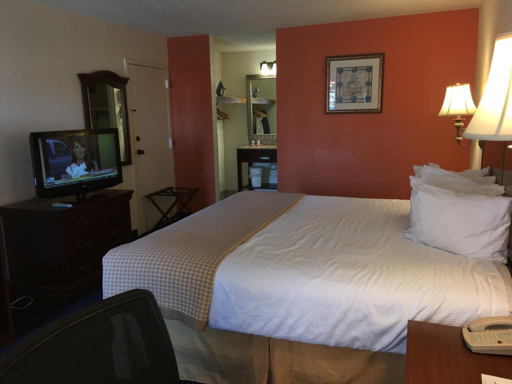 Baymont By Wyndham Rocky Mount I-95 Ξενοδοχείο Εξωτερικό φωτογραφία