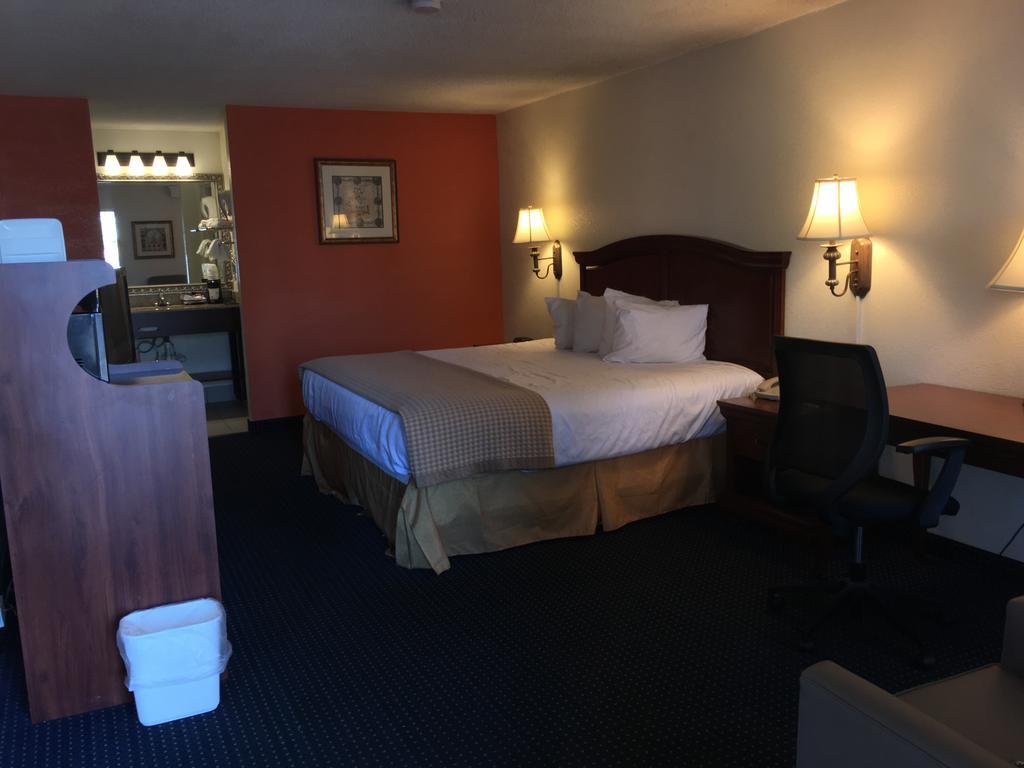 Baymont By Wyndham Rocky Mount I-95 Ξενοδοχείο Εξωτερικό φωτογραφία